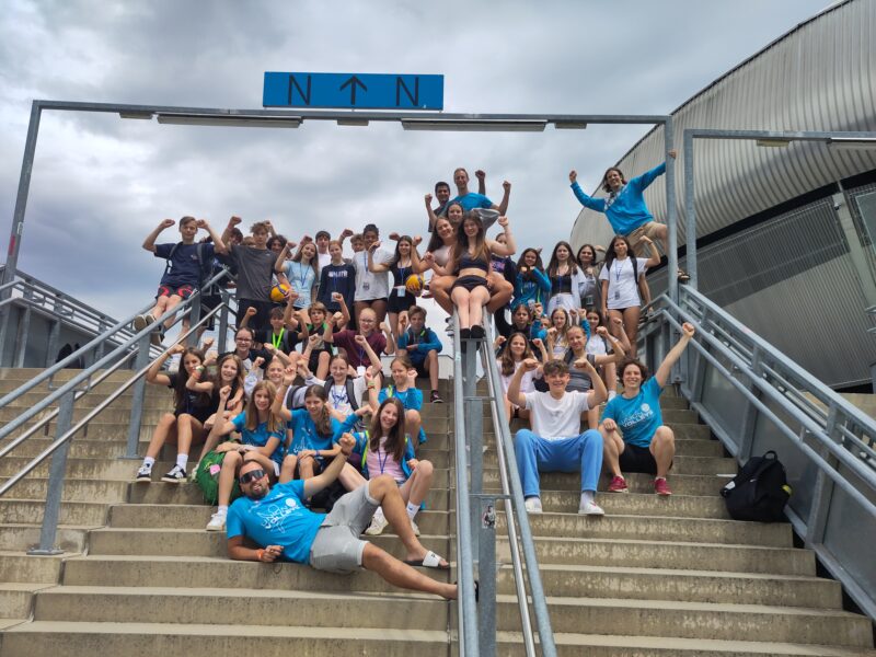 UWG 2024 Gemeinschaftsbild UV vor Stadion credit UNIONvolley (8)